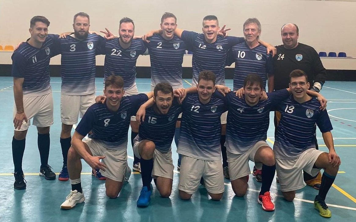 Horní řada: Štěpán Hrdlička, Michal Gabauer, Vladimír Pešl ml., Vítek Robl, Petr Kopolovič, Vladimír Pešl st., Ladislav Sippl, Dolní řada: Jakub Kováč, Václav Havelka, Zdeněk Chval, Ondřej Gabauer, Tomáš Koška Na toce chybí: Ondřej Hradil, Pavel Hromádka, David Král, Martin Mucha, Martin Myslík, Vladimír Petr, Jaroslav Říha, Ondřej Sova